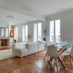 Rent 6 bedroom apartment of 175 m² in Paris