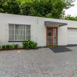 Rent 1 bedroom house of 6000 m² in Johannesburg