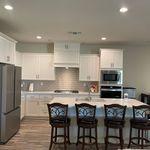 Rent 4 bedroom apartment of 175 m² in Bakersfield