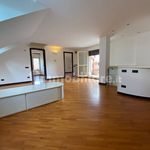 Affitto 5 camera appartamento di 265 m² in Legnano