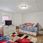 Rent 2 bedroom apartment of 3222 m² in Montville
