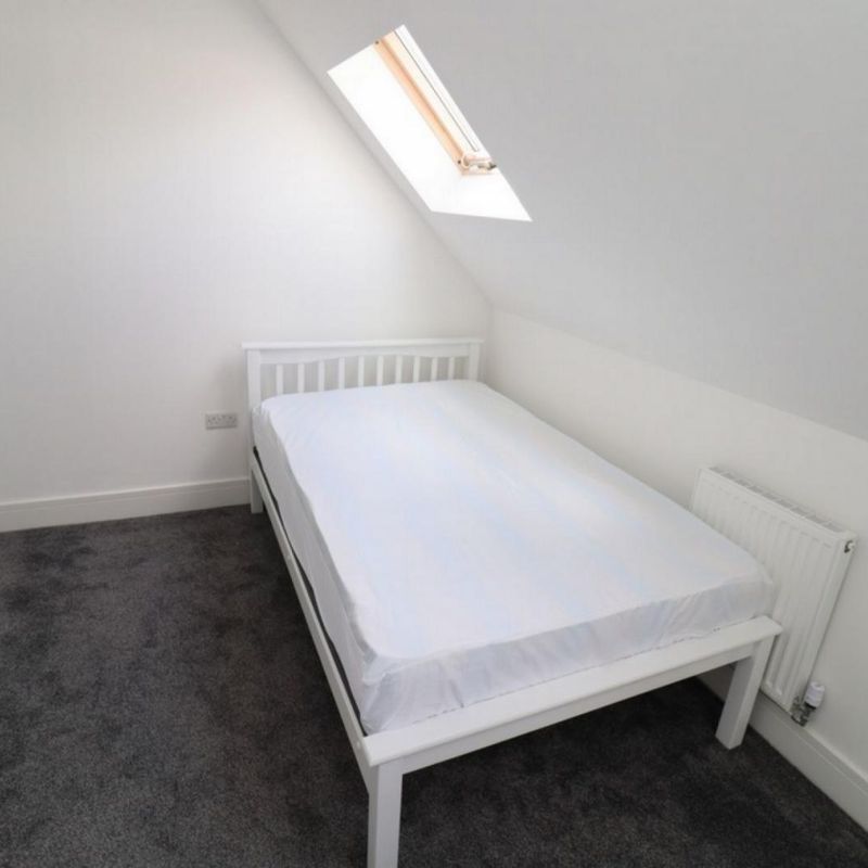 Pleasant double bedroom close to Woolwich Arsenal DLR station