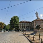 Affitto 5 camera appartamento di 330 m² in Torino