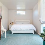 Rent a room in Victoria