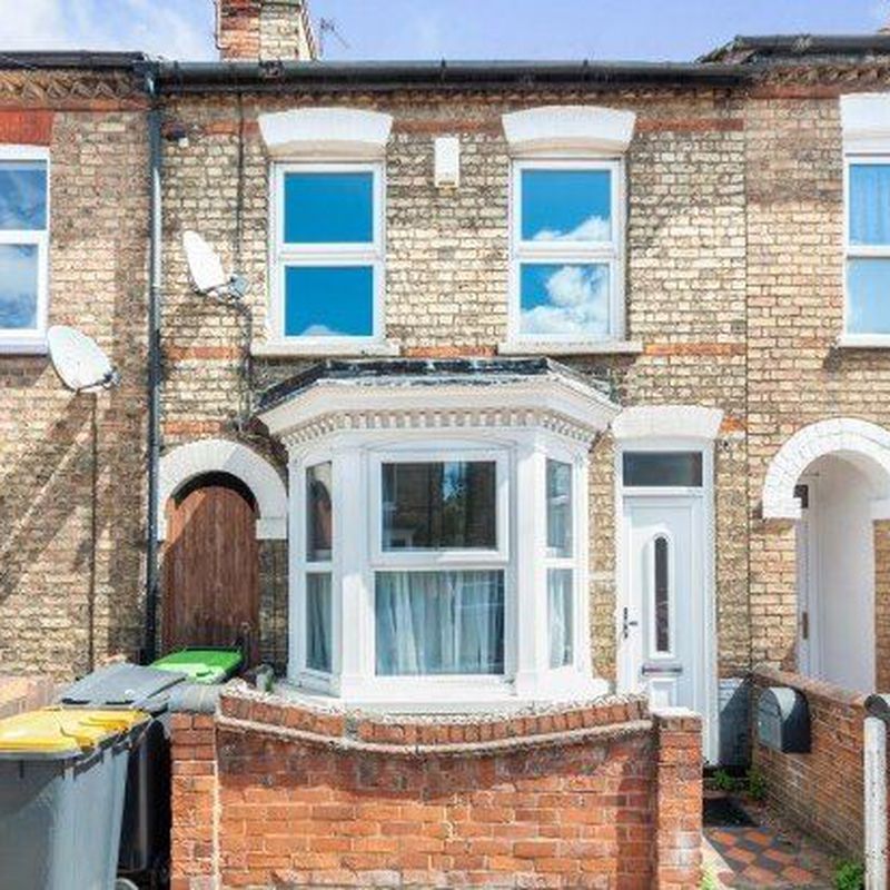 Property to rent in Edward Road, Bedford MK42 South End