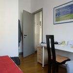 Rent a room of 90 m² in Milano