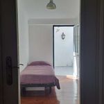 Rent a room of 65 m² in Amadora