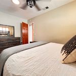 Rent 2 bedroom apartment of 75 m² in Huntington Beach