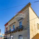 Rent 6 bedroom house of 430 m² in Bari