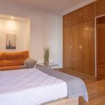 Rent a room in La Castellana