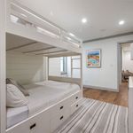 Rent 4 bedroom apartment of 273 m² in Manhattan Beach