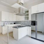 Rent 5 bedroom apartment of 191 m² in Paris