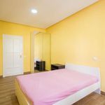 Rent a room of 226 m² in Madrid