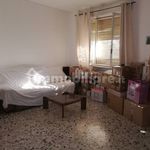 Affitto 4 camera appartamento di 130 m² in Novara