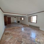 Rent 4 bedroom house of 294 m² in Dionysos