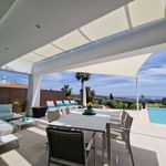 Rent 4 bedroom house of 225 m² in Estepona