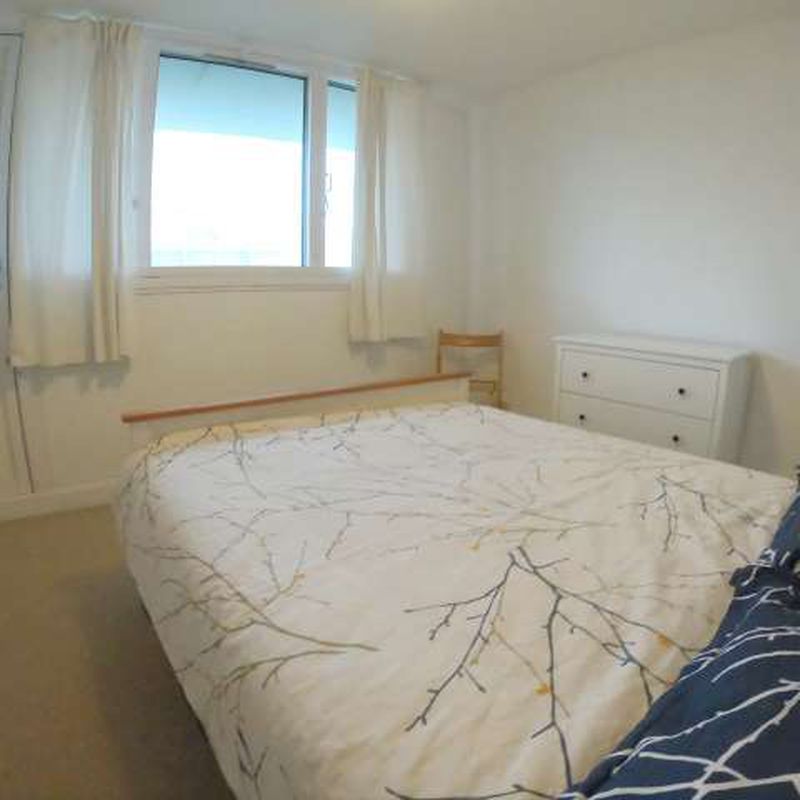 Room for rent in a 3 bedroom flatshare in Brixton, London