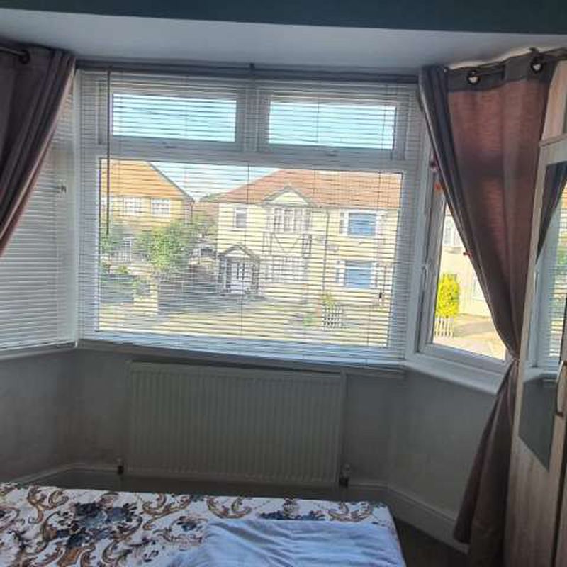 Room in shared apartment in Uxbridge North Hillingdon
