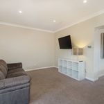 Rent 5 bedroom house in Ascot