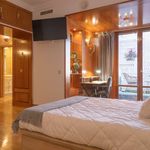 Rent a room in La Castellana