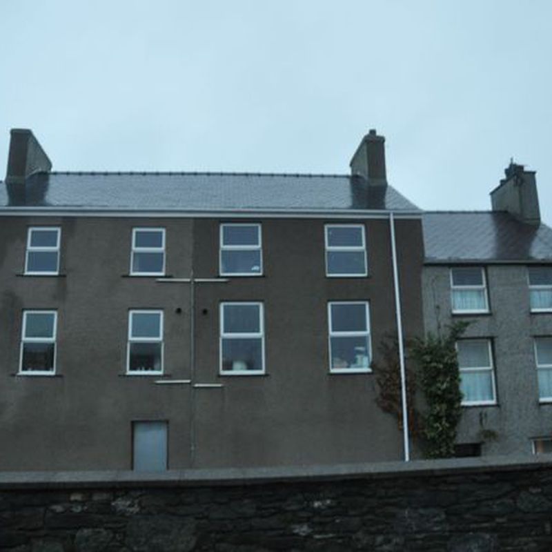 Flat to rent in Swift Square, Holyhead LL65