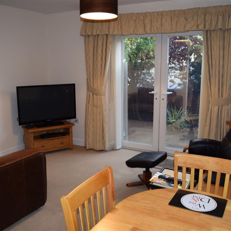 TO LET- Well presented one bedroom ground floor furnished apartment, close to Burton Upon Trent.