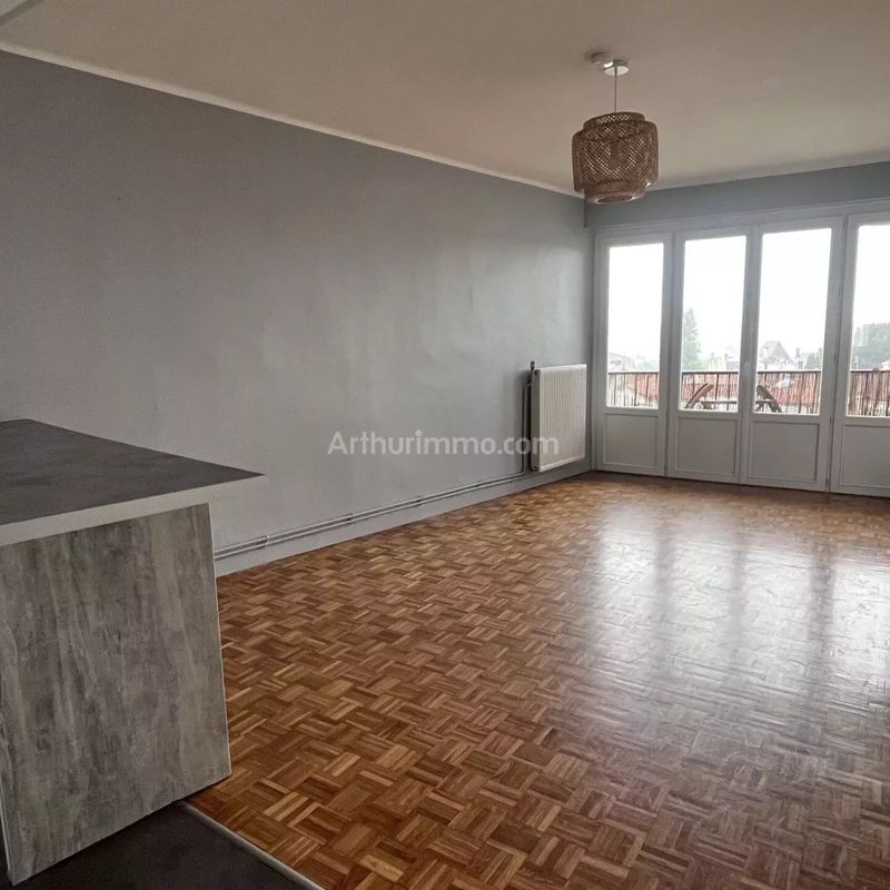 Louer appartement de 4 pièces 70 m² 799 € à La Roche-sur-Yon (85000) : une annonce Arthurimmo.com