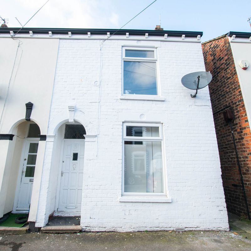 Two bedroom terrace house close to the Avenues now available