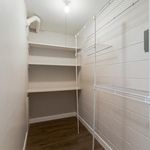 Rent 3 bedroom apartment of 94 m² in Calgary