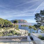 Rent 7 bedroom house of 268 m² in Cassis