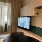 Rent 5 bedroom apartment of 65 m² in Milano