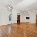 Rent 5 bedroom apartment of 7462 m² in Chicago