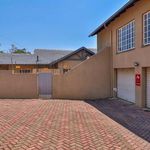 Rent 3 bedroom house of 550 m² in City of Tshwane