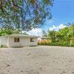 Rent 2 bedroom apartment of 1000 m² in South Miami