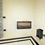 Rent 4 bedroom house of 190 m² in Novara