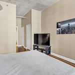 Rent 2 bedroom apartment of 1149 m² in Chicago