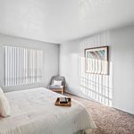 Rent 1 bedroom apartment of 83 m² in Santa Ana