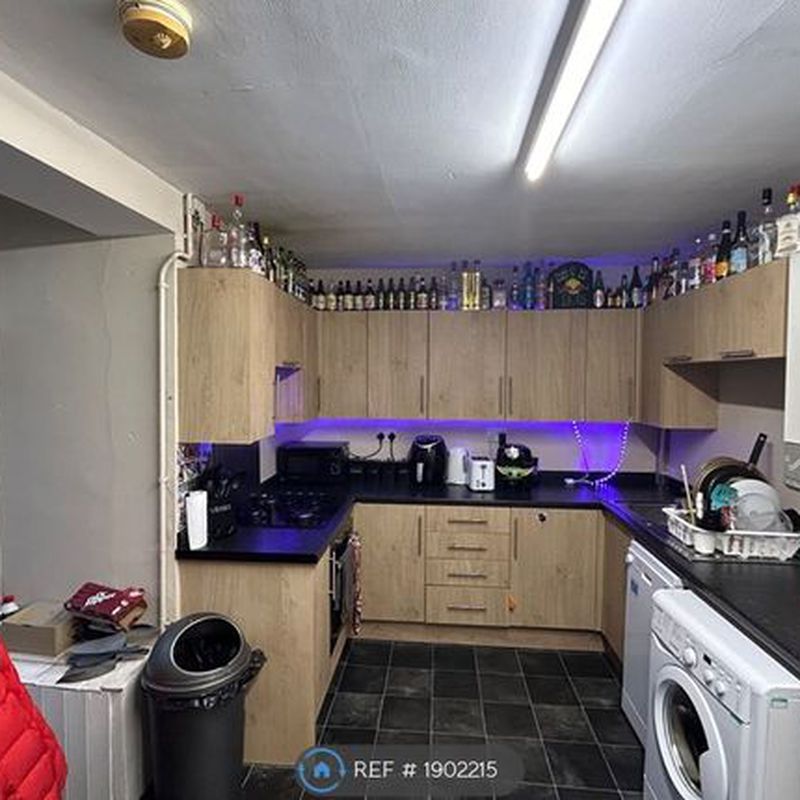Terraced house to rent in Whitby Road, Manchester M14 Rusholme