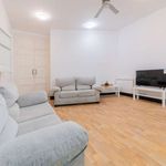 Rent a room of 190 m² in Novelda