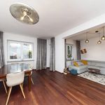 Rent 5 bedroom house of 200 m² in Warszawa
