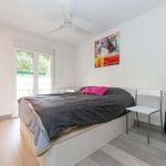 Rent a room of 72 m² in València