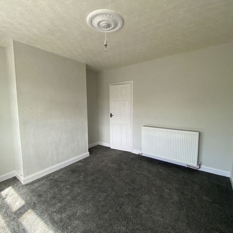 a-3-bedroomed-end-of-terrace-house-located-on-easton-avenue-hull-hu8 Sutton on Hull