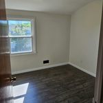 Rent 3 bedroom apartment of 255 m² in Staten Island