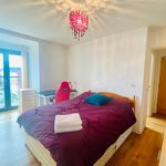 Rent 2 bedroom flat in Swansea