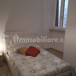 Affitto 4 camera appartamento di 75 m² in Perugia