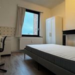 Huur 4 slaapkamer appartement in Anderlecht