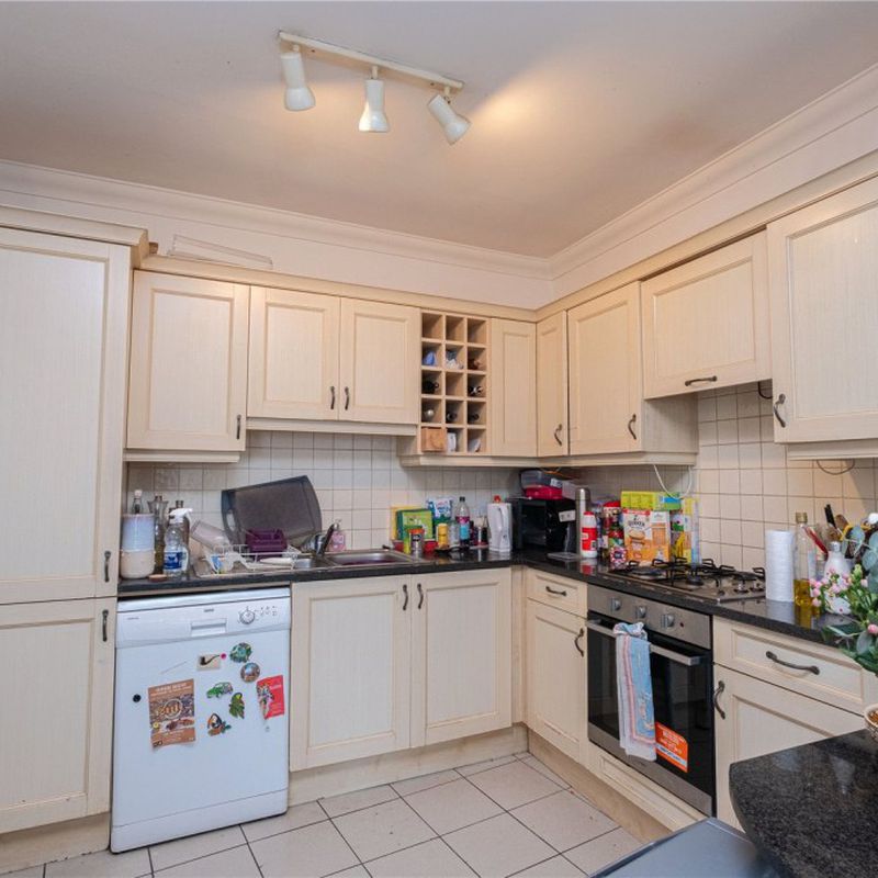 2 bed Flat/Apartment Under Offer Alexander Courrt, 79 High Road £1,900 PCM Fees Apply Collier Row