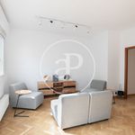 Rent 4 bedroom apartment of 136 m² in Barcelona