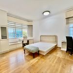 Rent 4 bedroom apartment of 223 m² in Singapore