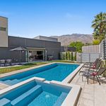Rent 3 bedroom apartment of 200 m² in Palm Springs
